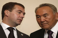 Медведев пожелал Назарбаеву успеха на выборах