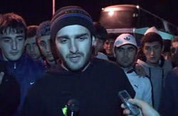 Кто напал на болельщиков Анжи?