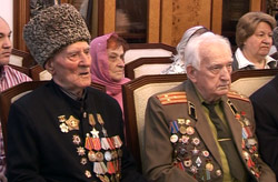 Мэр Махачкалы встретился с ветеранами ВОВ