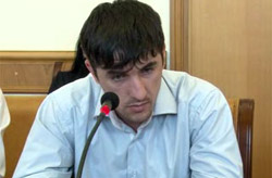 Участники НВФ сдают оружие и возвращаются к мирной жизни