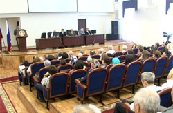 В ДГУ молодые учёные обсудили «физику тонких плёнок»