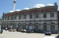 Рост количества мечетей на фоне преступности (Growth of quantity of mosques against criminality)